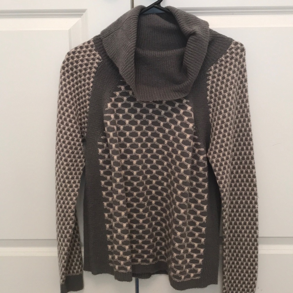 EUC The Limited Gray & Pale Blush Sweater, Small